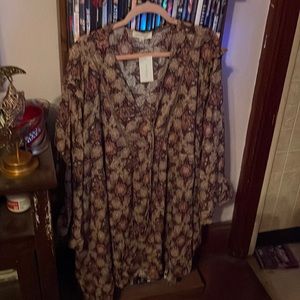 Aveology Penny Lane Tunic Multi colored tan & mauve & violet print. Size 5X.